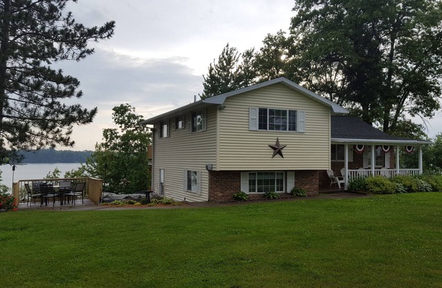 Welcome to our Prairie shores property on the chain of lakes in beautiful Chetek