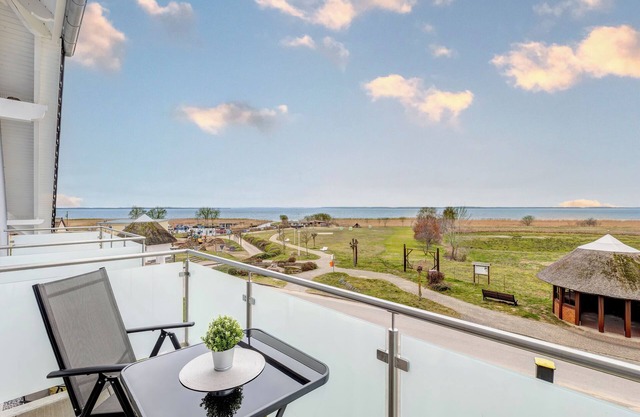 Welcome to the Achterwasserblick 4 vacation apartment in the Baltic seaside resort of Loddin
