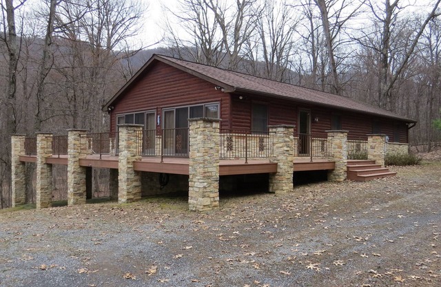 Welcome to the Grandview. A mountain retreat with a grand view!