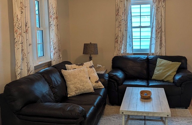 Welcome to the Neustadt Nest with 2-bedrooms, AC, WiFi & Laundry!