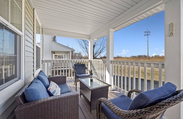 Welcome to the Shore Thing! Located in beautiful Harbor Shores and by the beach