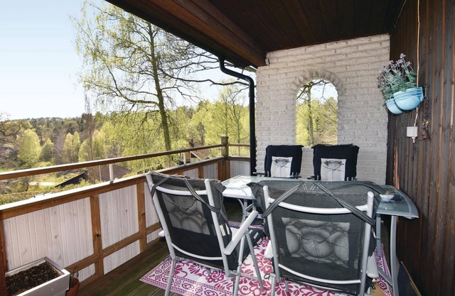 Welcome to this tastefully furnished vacation home in Håverud, approx.