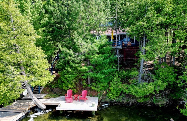 WELCOME TO WE BEE ON THE LAKEnIDEAL FOR FAMILY GETAWAYS & PET FRIENDLY ❤️ nnn