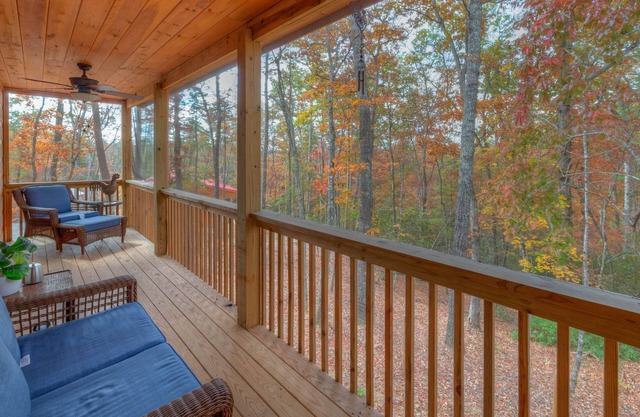 Welcome to Whispering Pines! - King Bed! Bunk Beds! Fenced yard! Pet Friendly!