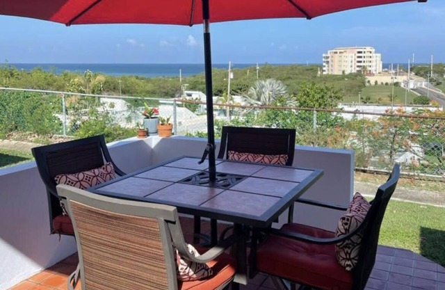 Welcome to Your Tropical Paradise with a Stunning Sea View.