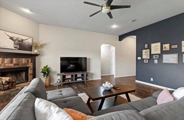 Welcoming 3BR Haven in Scenic Salado