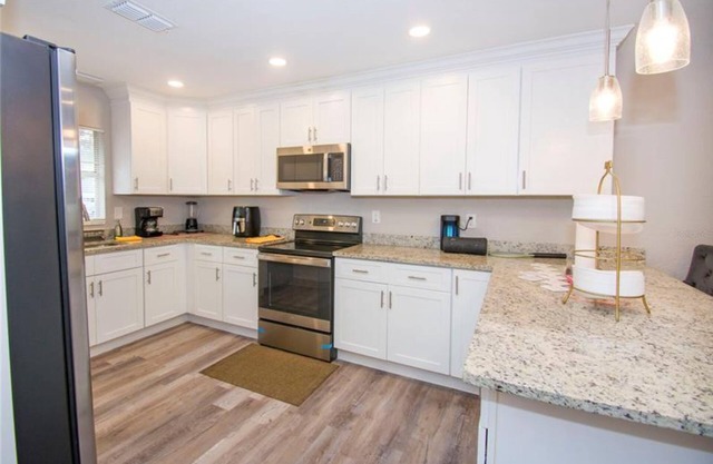 Welcoming 4-bedroom house with AC in Lakeland