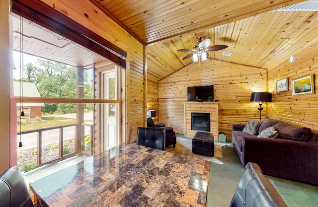 Well-appointed cabins with 2 kitchenettes, grills, patio, electric fireplaces