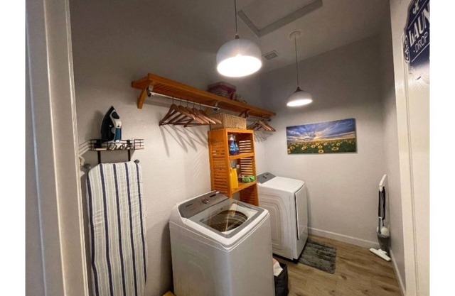 Well appointed home in Glendale with a Private Room with Exclusive Bathroom