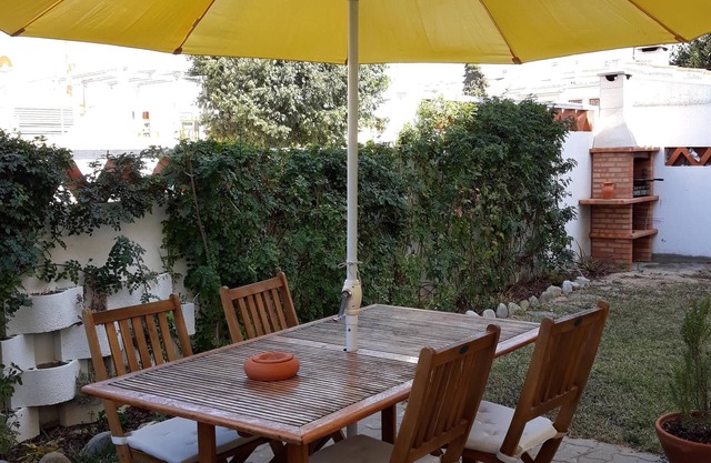 Well-equipped two-bedroom apartment with garden