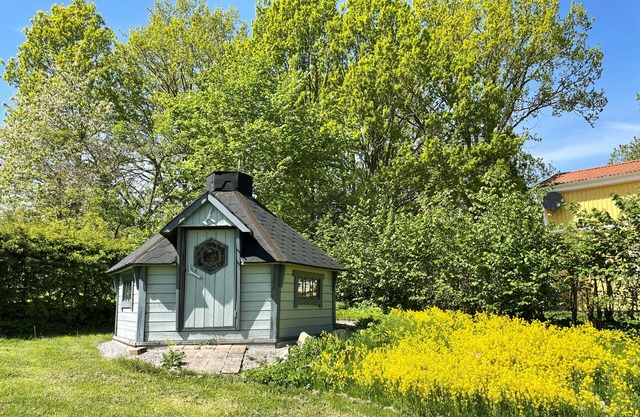 Well-equipped holiday home with a view of Lake Åsnen in Hulevik, Lönashult | SE06057