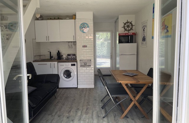 Well-kept house, walking distance to the beach