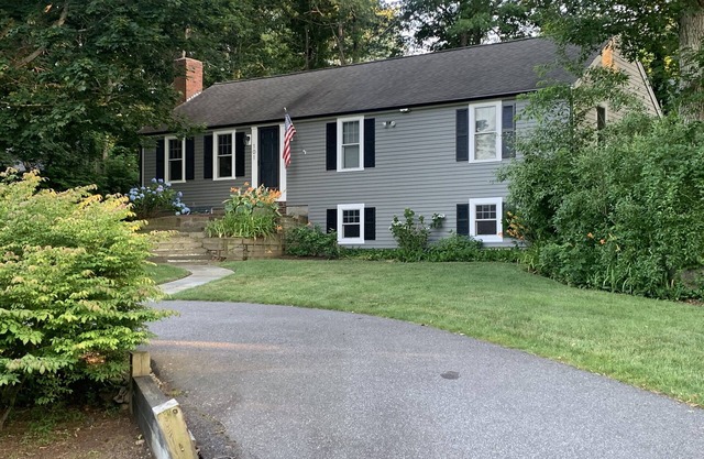 Well Maintained, Renovated Cape Cod Rental