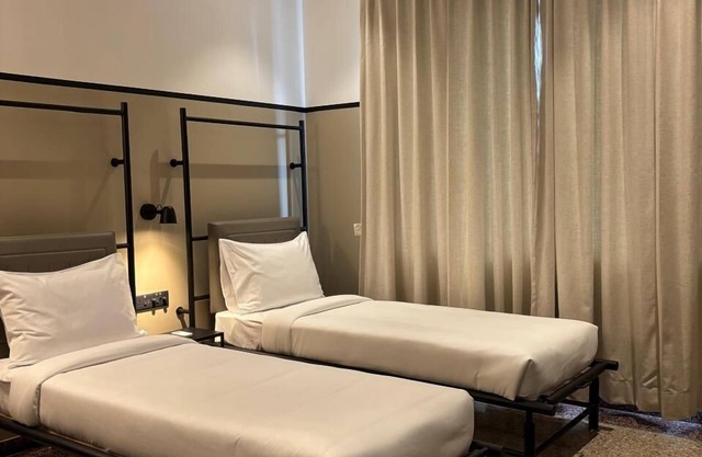 Wellesley Hotel