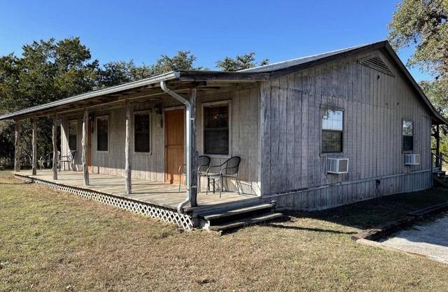 West 1077 Guest Ranch- Hackberry Room 10