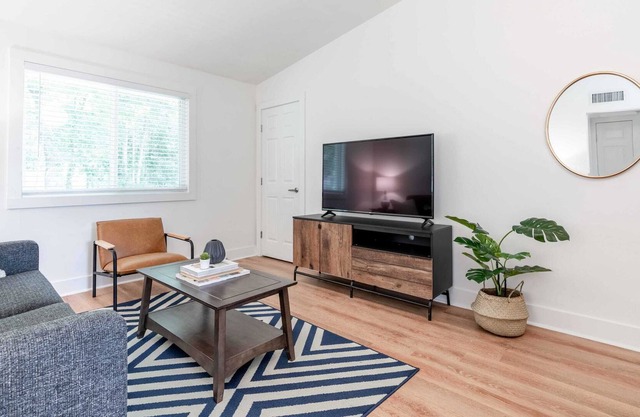West Home|Charming and Cozy 2-bed Apt in Buckhead
