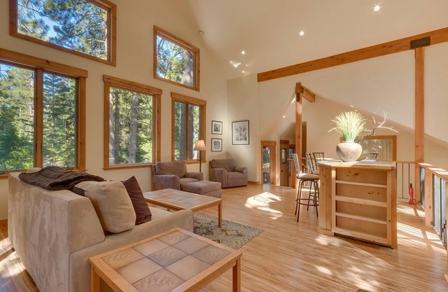 West Pine By Tahoe Getaways - Private , Hot Tub, Pool Table, Pet Friendly