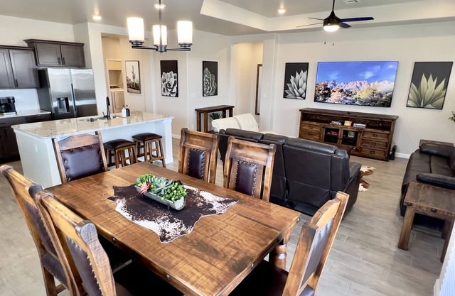 ⭐️ Western Style Casita with 3BR and a Fitness Room and BBQ grill