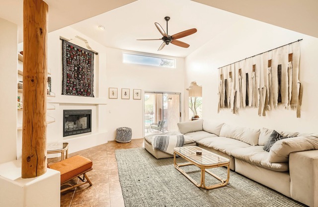 Westside desert Oasis on 1 acre CLOSE TO EVERYTHING/FastWIFI/Family Friendly