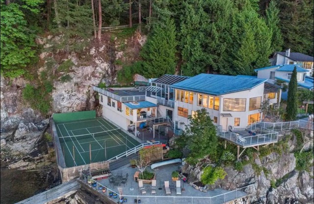 Whales house