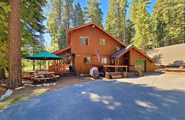 Wheelehan House - Close to Tahoe City & Tahoe Park HOA Beach Access!