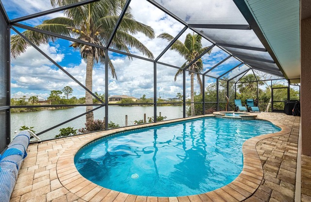 Where waters intersect and Dreams unwind! Kayak, Bikes, Heated Pool & Spa - Villa Cayman - Roelens