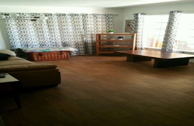 Whiskey Row Courthouse Park 10 minute walk from Pleasant Condo! 4 night minimum.