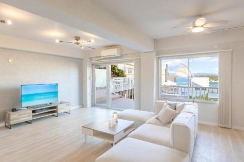 white beach house - Vacation STAY 29009v