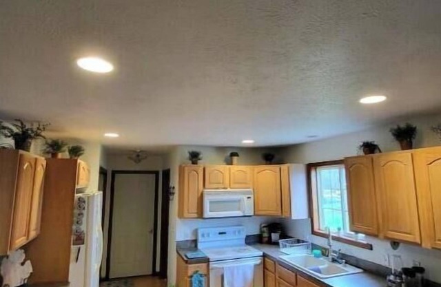 Whole house peaceful country setting 2bdrm 1.5bath