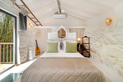 WHome Riverfront Retreat with Exclusive Waterfall Views