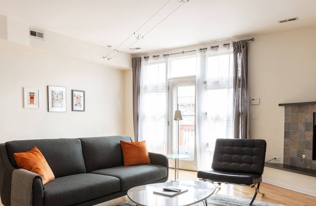 Wicker Shops, Eats | Spacious + Roofdeck | Zencity