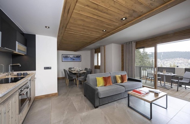 Wifi, view mountain, fitness, swimming pool, sauna, hammam, balcony, parking, tv, ski locker, 65m²