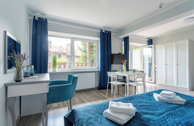 Willa SONATA, quiet place near main sidewalk.nAppartment for 4 persons. App 102.