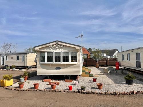 Willerby Granada 2-Bedroom Located in Uddingston, Glasgow at Maryville Caravan Site