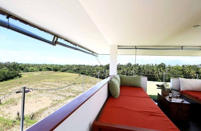 William's Place | 1 Bedroom Blue Apartment