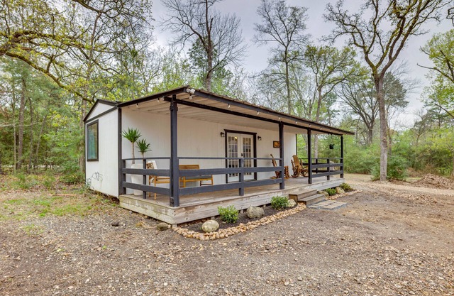 Willis Cabin on 6 Acres - Close to the Lake!