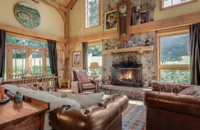 WILLOW RUN LODGE an Authentic Timber Frame Cabin on private 35 acres with river