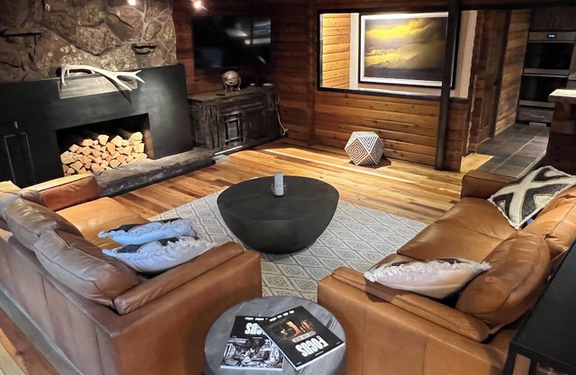 Wilson Modern Contemporary Cabin