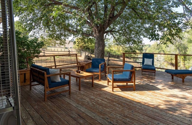 Wind River Place - with Hot Tub, Mountain views!