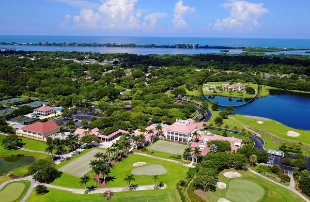 Windsor Lodge Unit 20, condo, close to beaches, pool