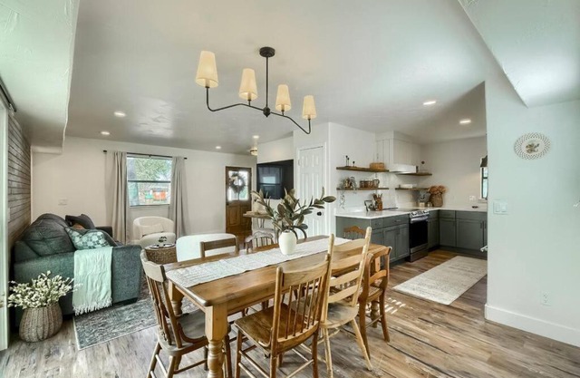 Wine Country Getaway for 12 with Biergarten, Fire Pit