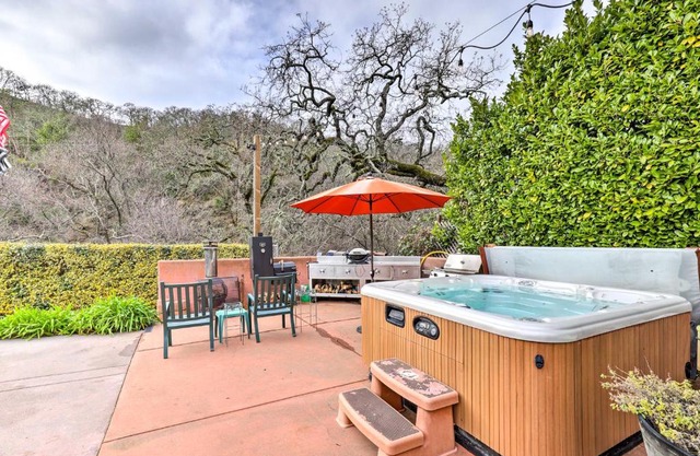 Wine Country Retreat at Private Creekside House!
