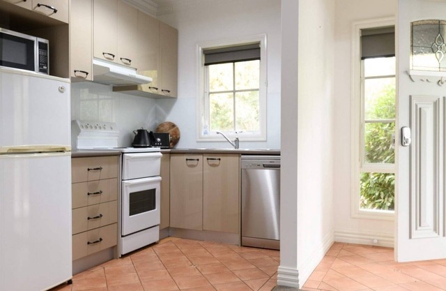 Winter Cottage Summar