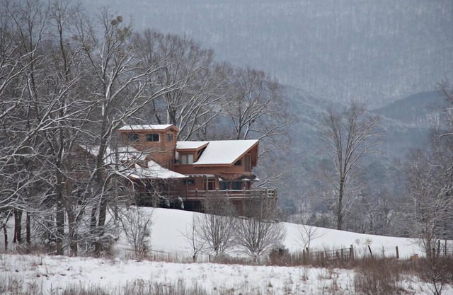 Winter Views are Stunning! Christmas Decorated all Dec. Perfect for retreats!