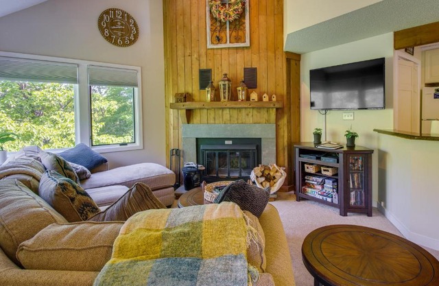 Wintergreen Resort Vacation Rental with Pool Access!