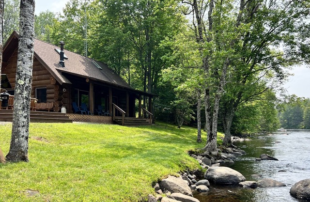 Wisconsin log cabin: Beautiful, private, & on ATV trails along Peshtigo River