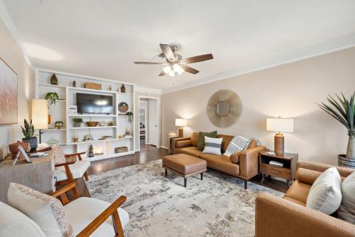 with Arcade and Covered Patio Sleep 9 in this 4 Bedroom 2 Bath Home 5 star host Deer Park TX