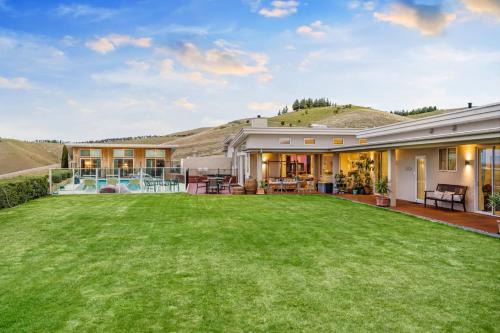 Witherhills Suite in a 6-bedroom luxury villa