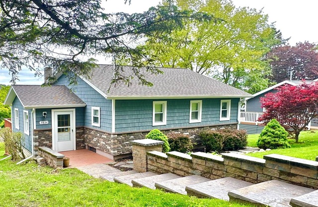WOLCOTT NY Waterfront cottage rental on Port Bay seasonal available 2025