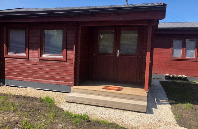 WOMOCAMP Holzhütte 2 with shared WC